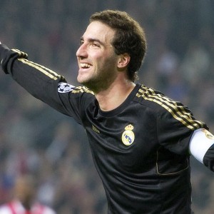 开云赛事集团-趁热打铁！孙兴慜帽子戏法助热刺血洗巴萨，加泰巨人后防惨成筛子，孙兴慜帽子戏法！热刺血洗巴萨，防线崩盘成筛子